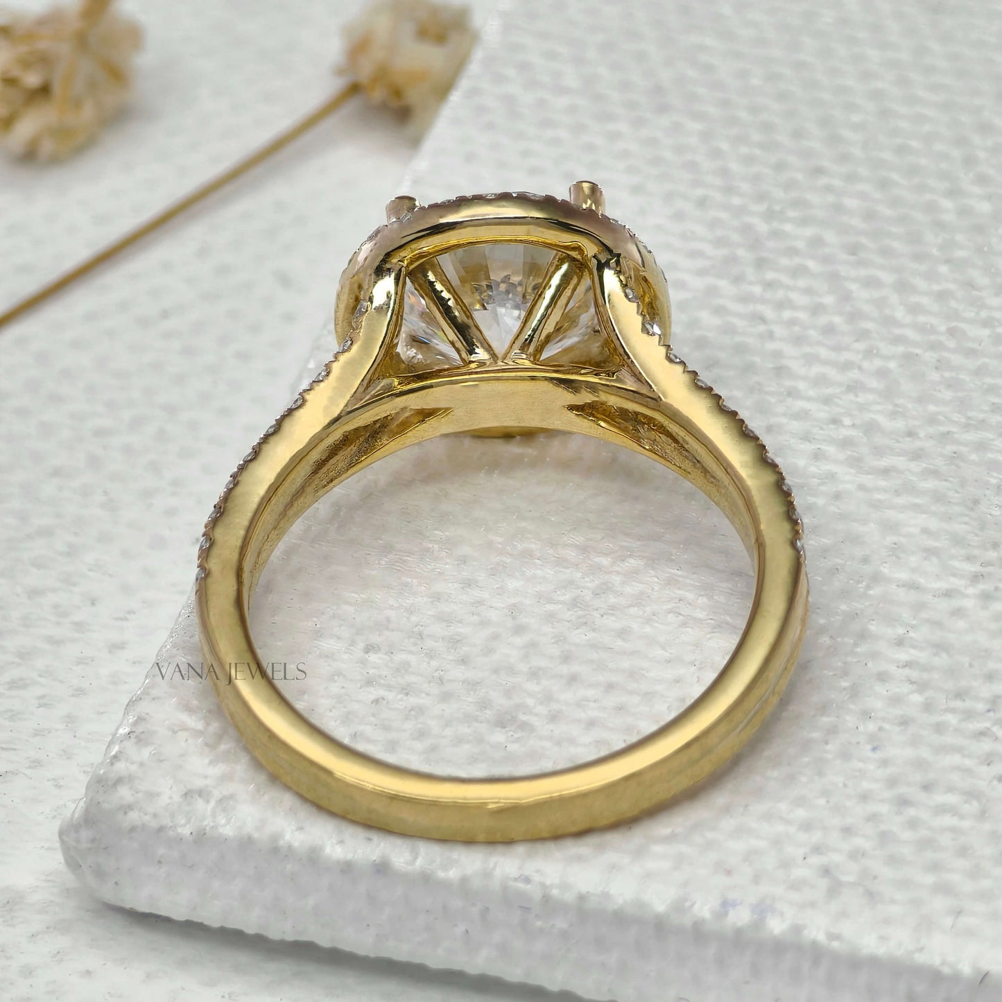 Round Cut Lab Grown Diamond Halo Engagement Ring - Split Shank Style