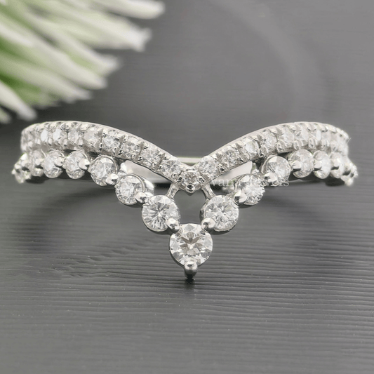 Round cut moissanite tiara band