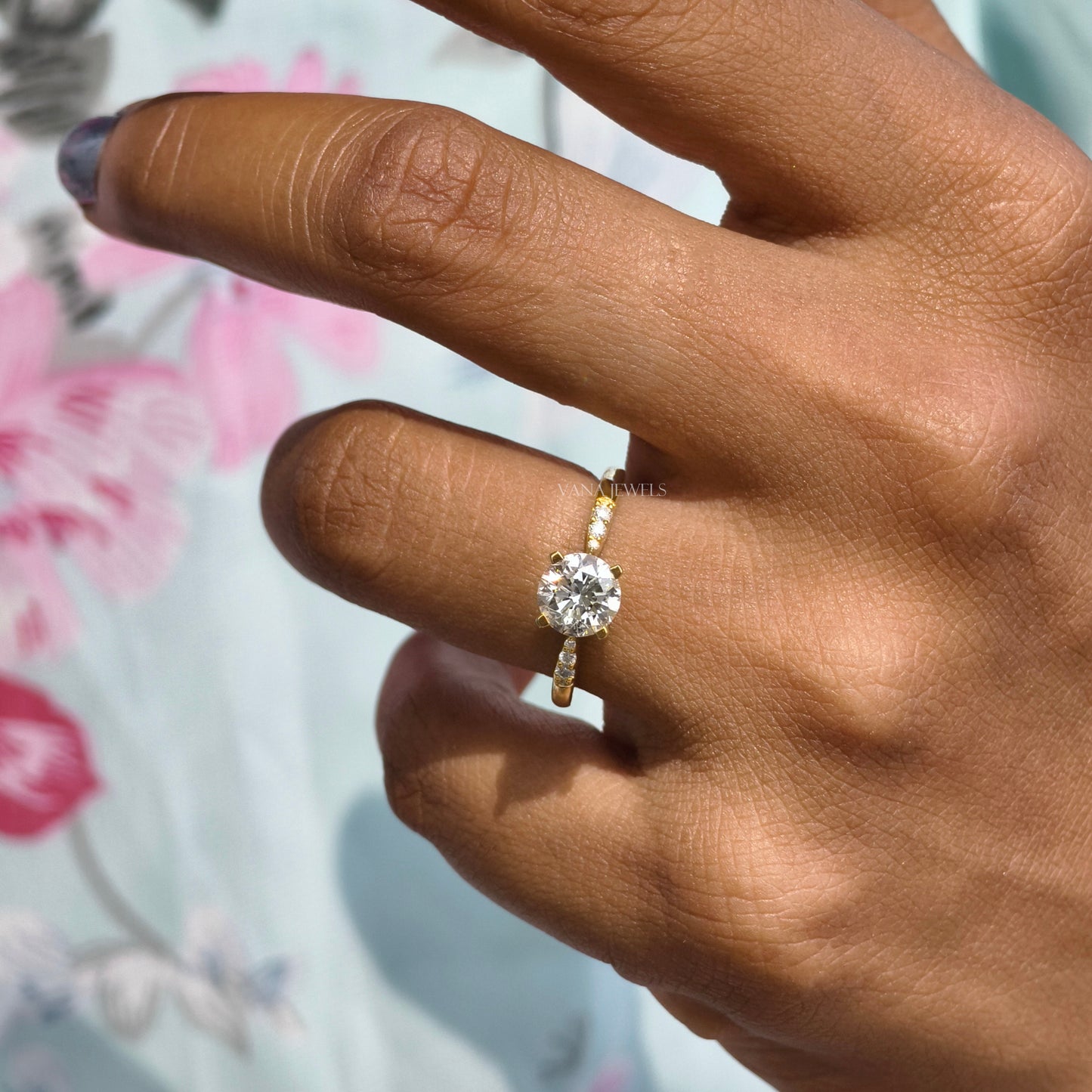 Yellow Gold Round Lab Grown Diamond Ring - Pinched Shank