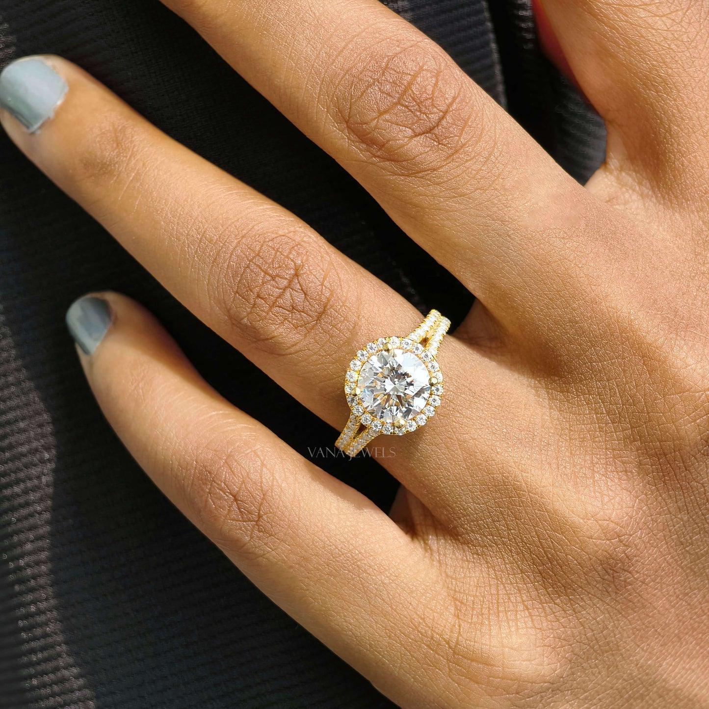 Round Cut Lab Grown Diamond Halo Engagement Ring - Split Shank Style