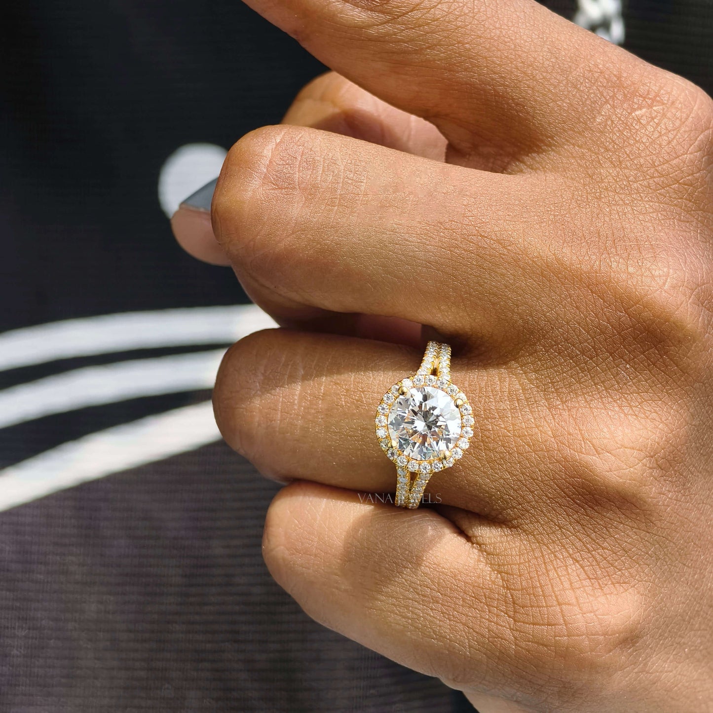 Round Cut Lab Grown Diamond Halo Engagement Ring - Split Shank Style