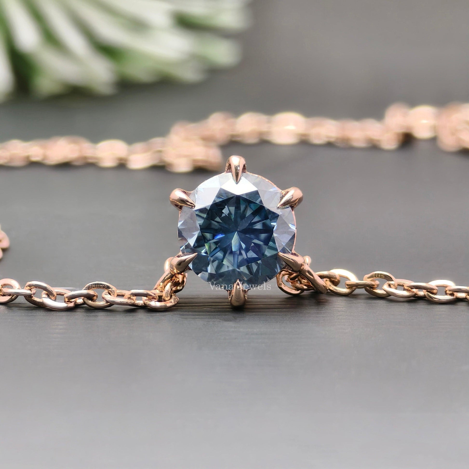 Moissanite pendant for women