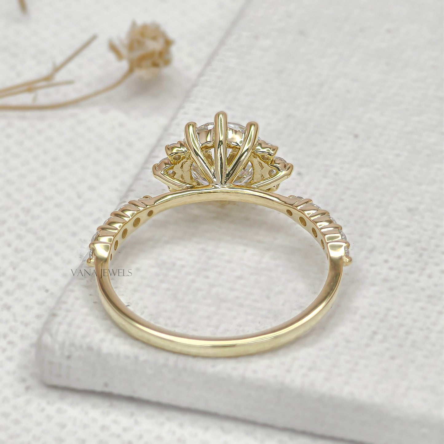 IGI Certified Round Cut Lab Grown Diamond Engagement Ring