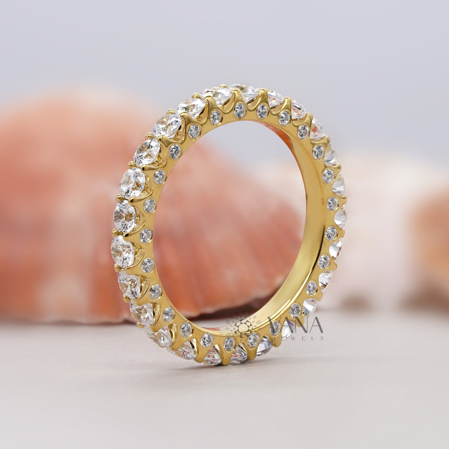 Round cut diamond stacking ring
