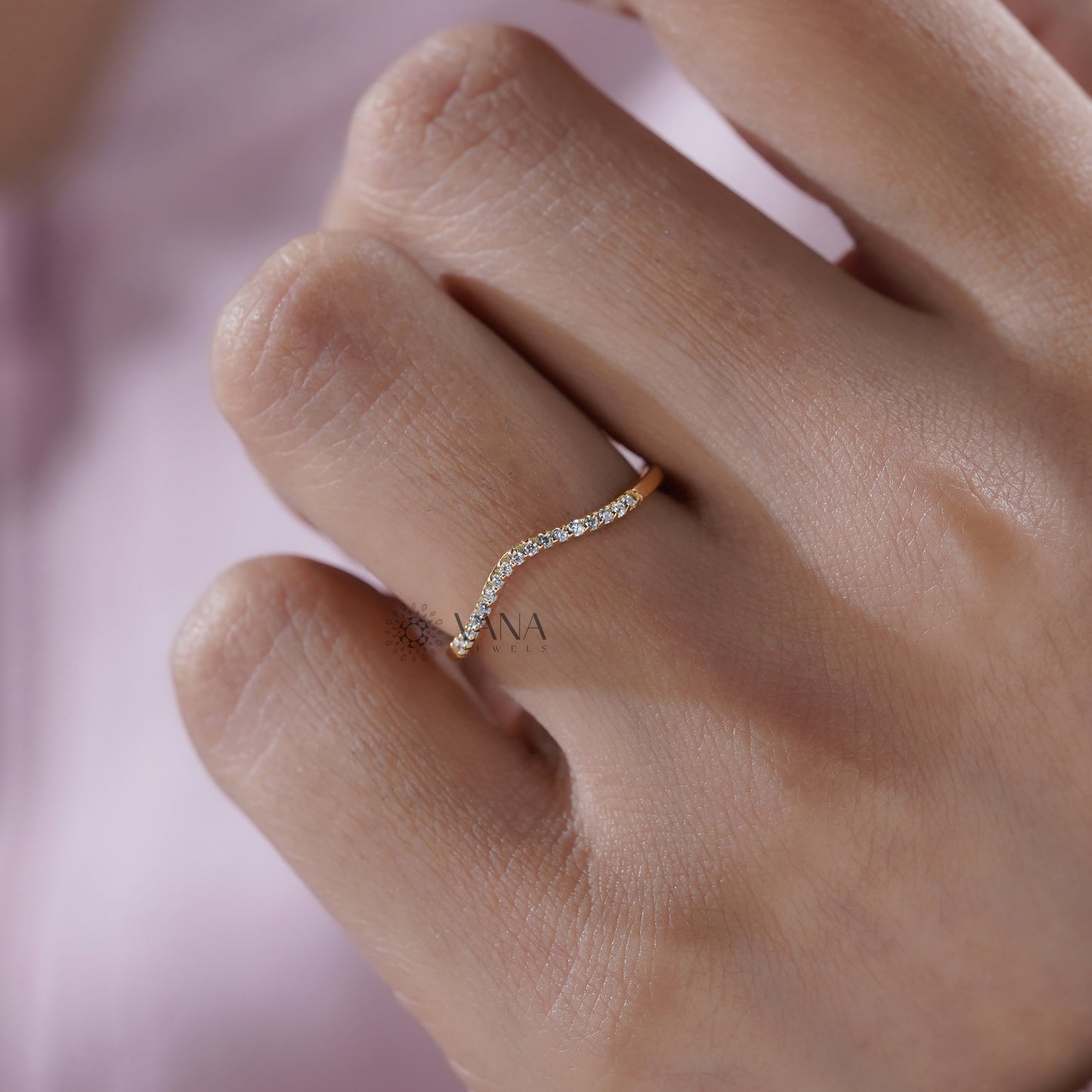 Chevron shaped lab diamond ring