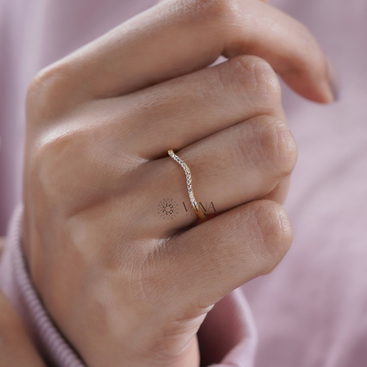 Lab created diamonds on chevron band
