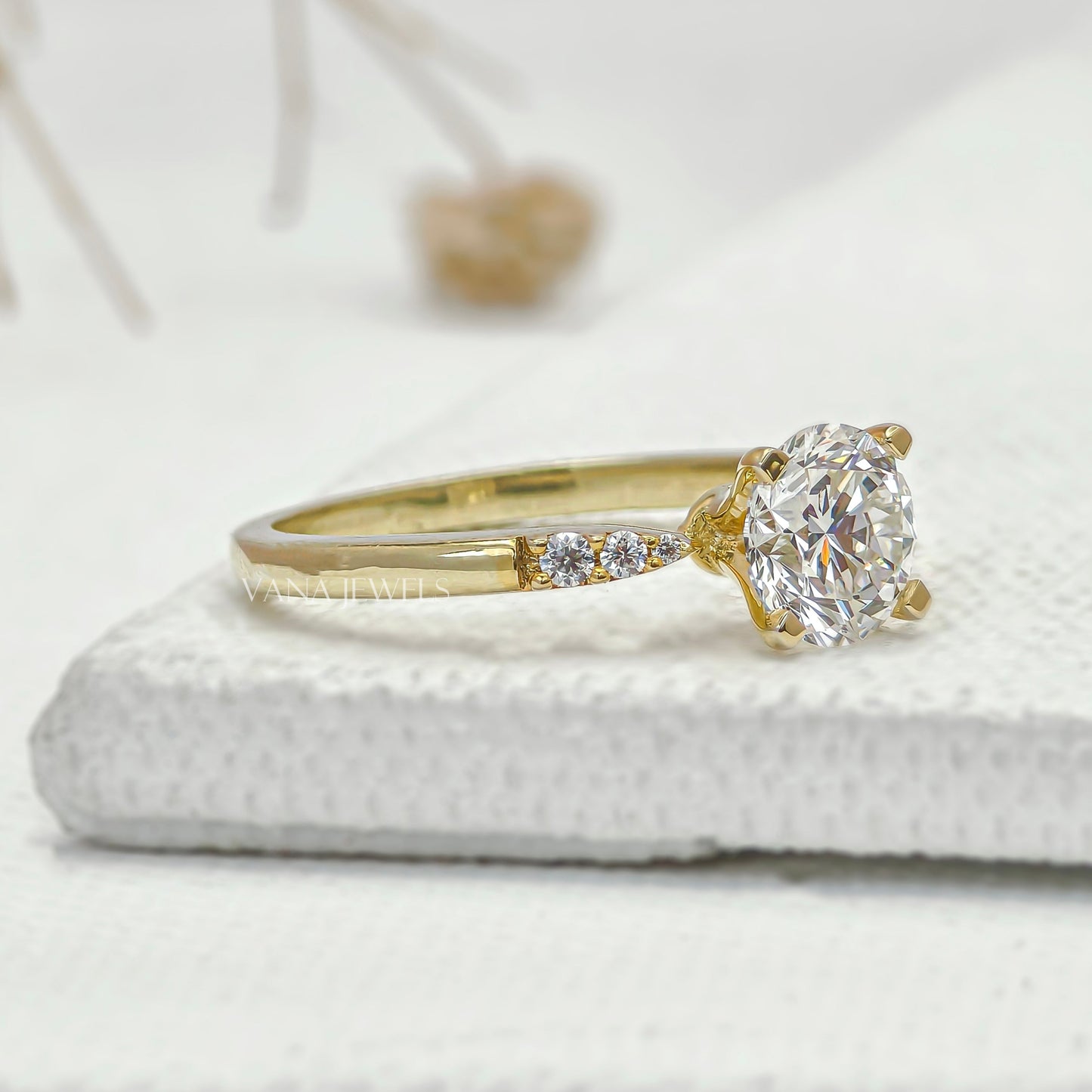Yellow Gold Round Lab Grown Diamond Ring - Pinched Shank
