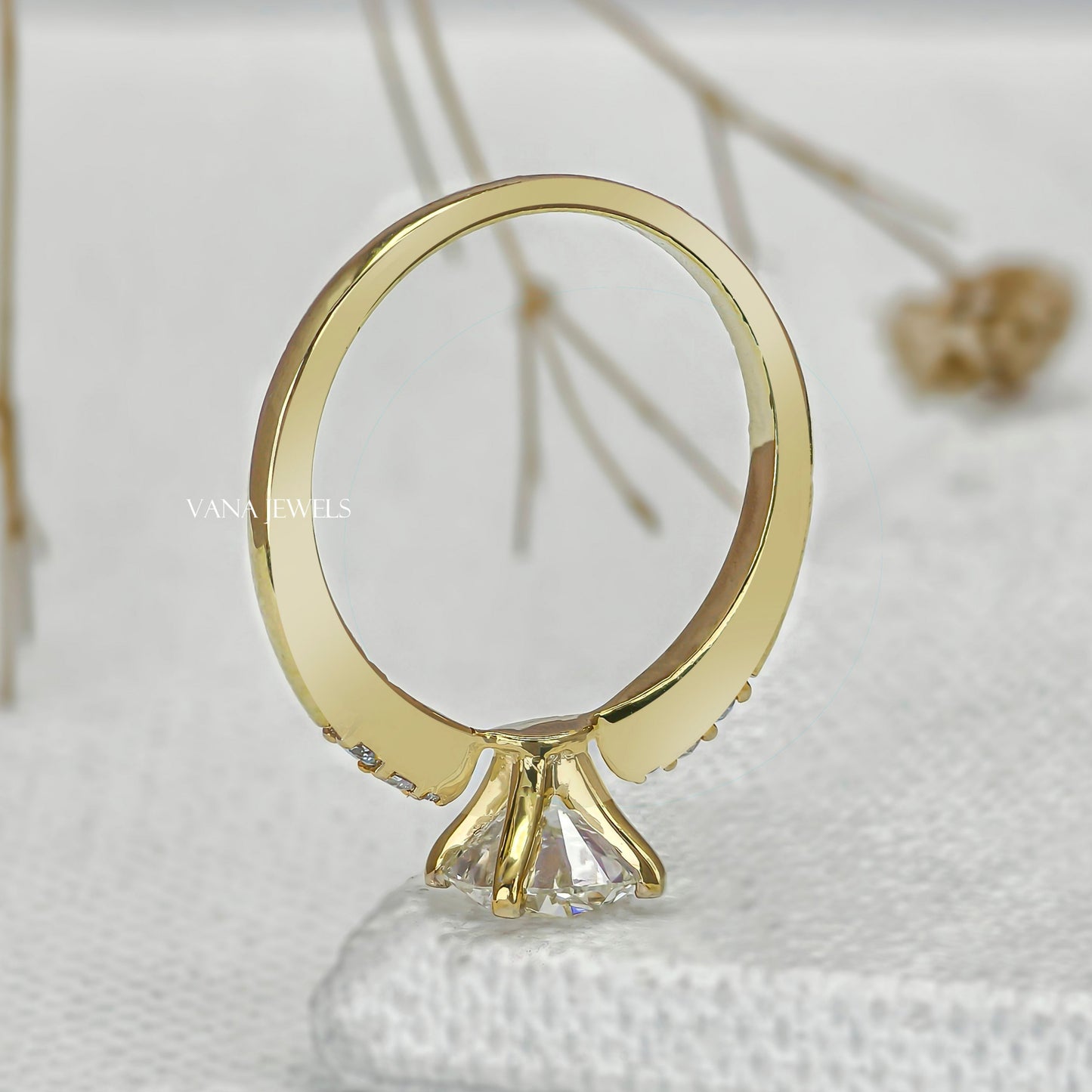 Yellow Gold Round Lab Grown Diamond Ring - Pinched Shank