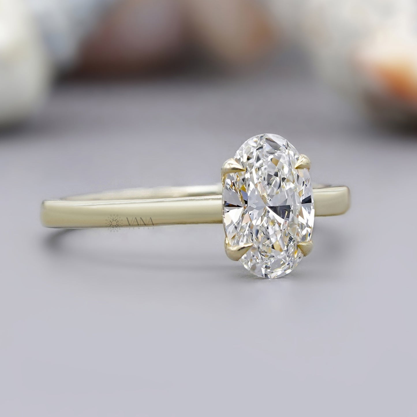 Timeless engagement ring with brilliant moissanite sparkle