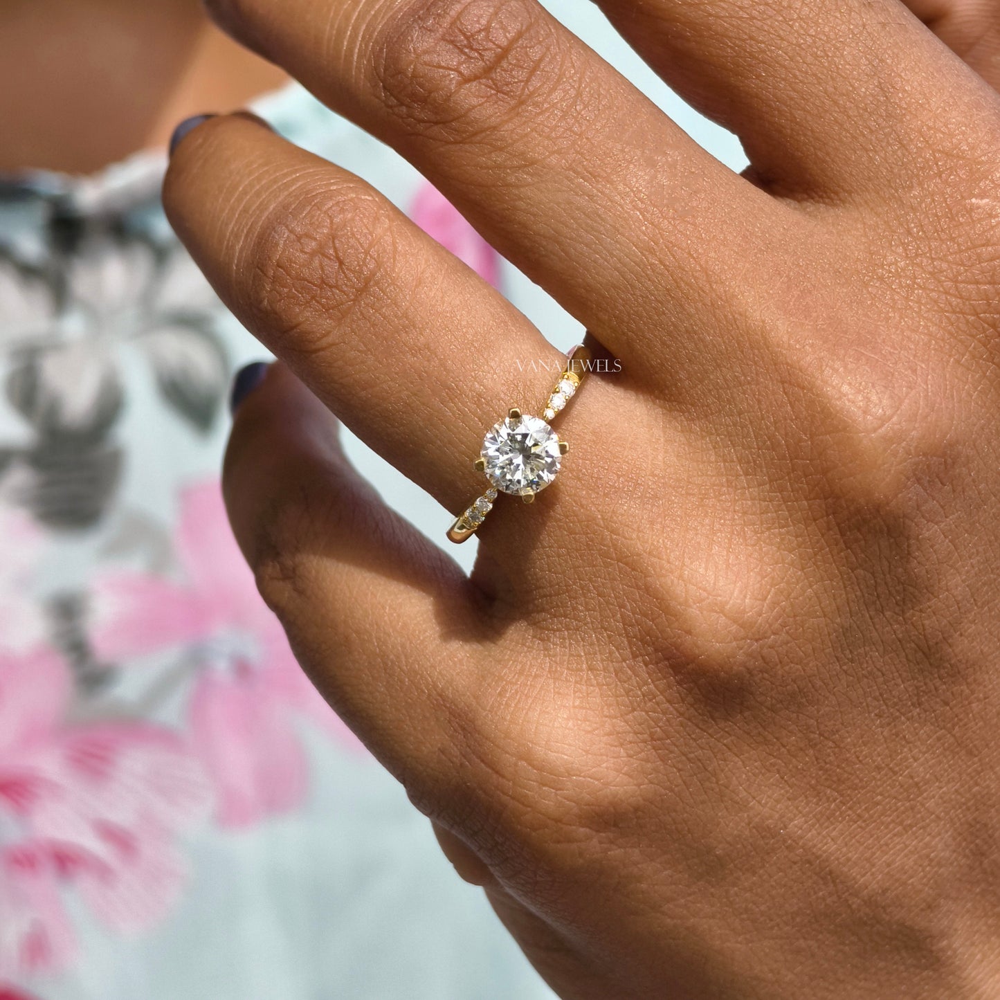 Yellow Gold Round Lab Grown Diamond Ring - Pinched Shank