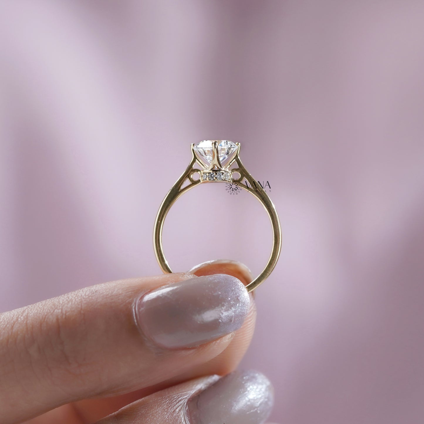 Simple modern diamond ring