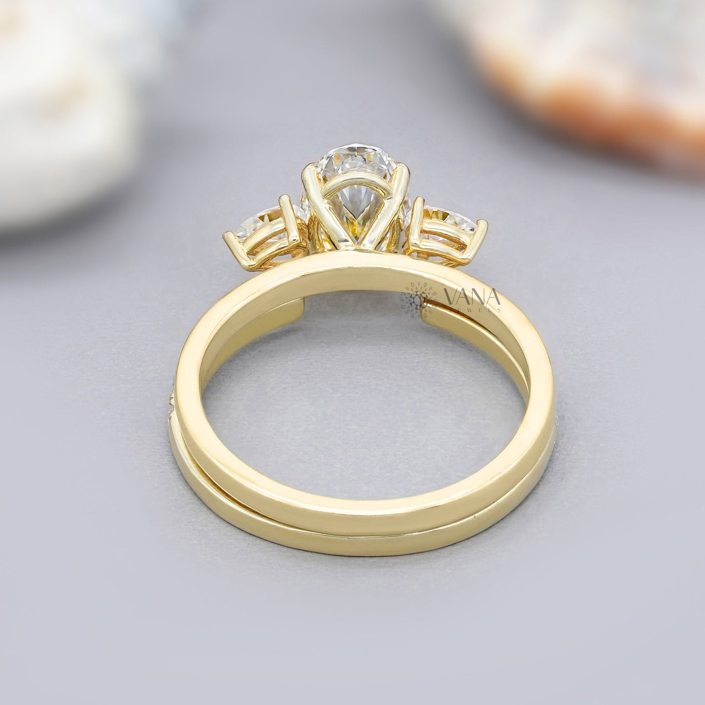 Oval solitaire engagement ring with stackable open gap wedding band