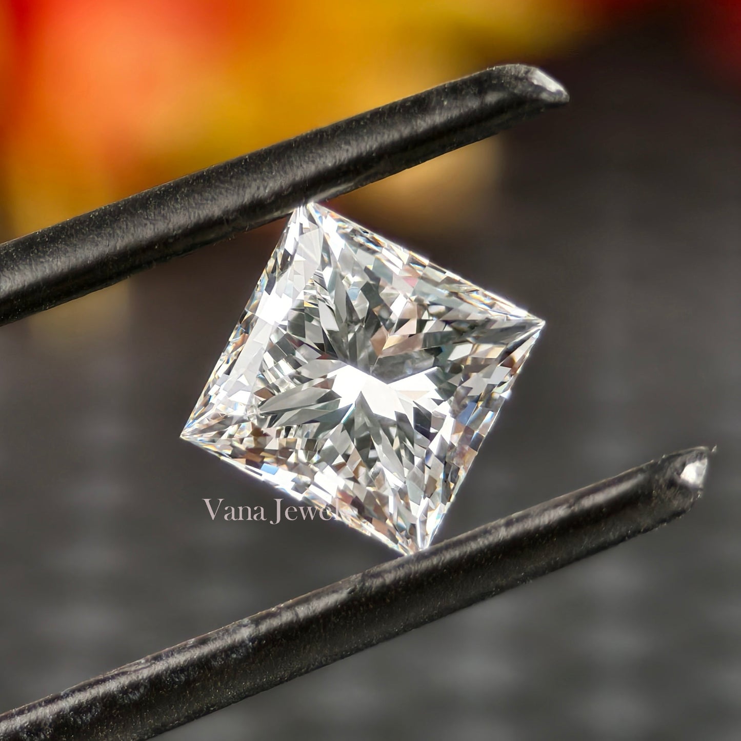 Loose diamond for custom engagement jewelry