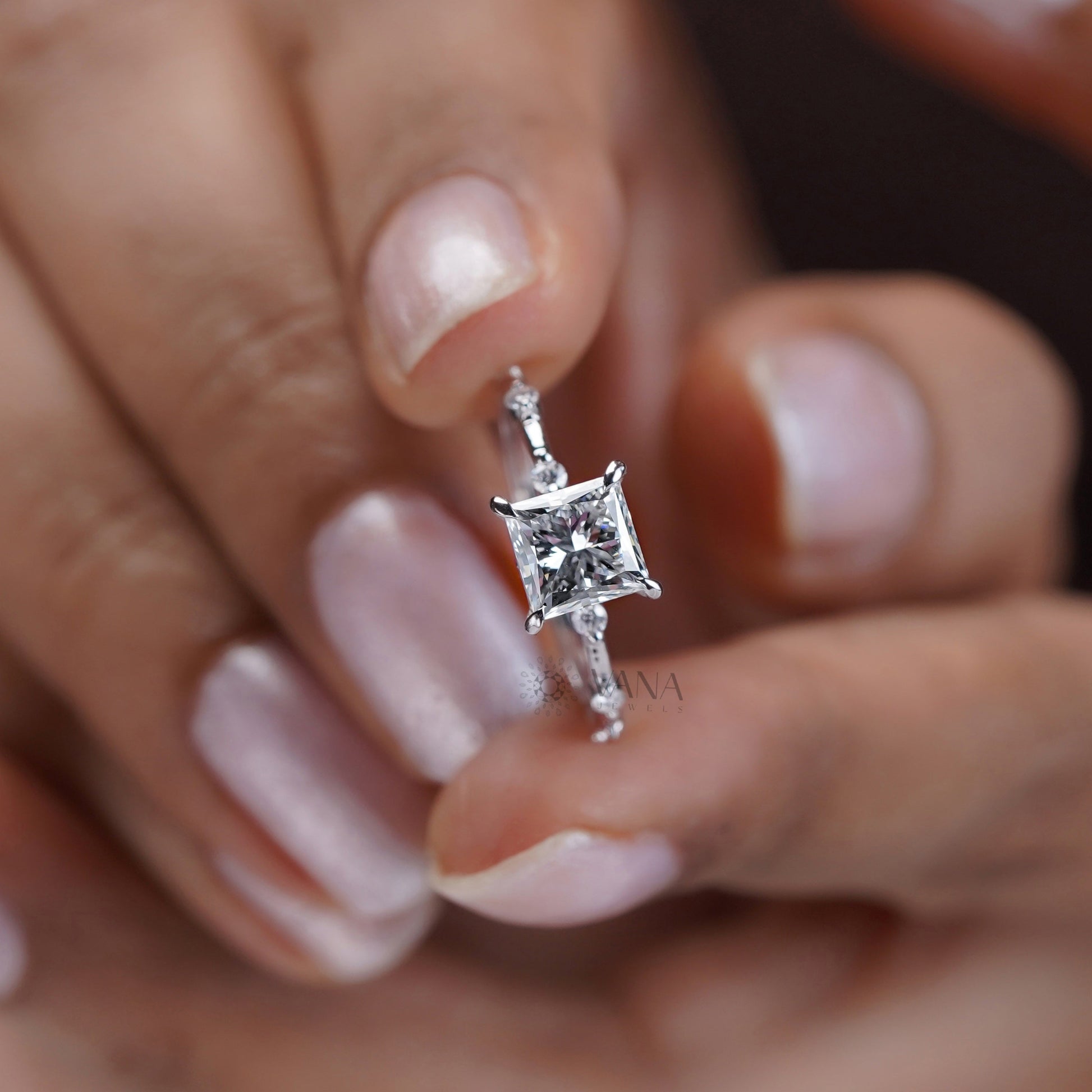 Square cut moissanite proposal ring for women