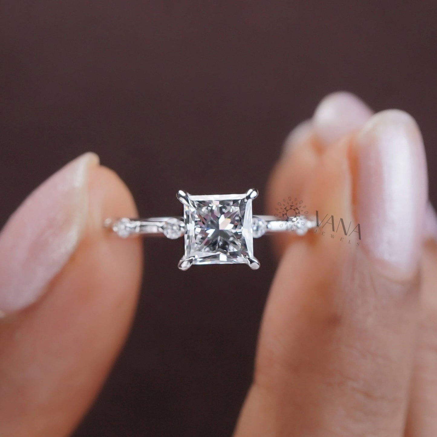 18K white gold engagement ring with princess cut moissanite center stone