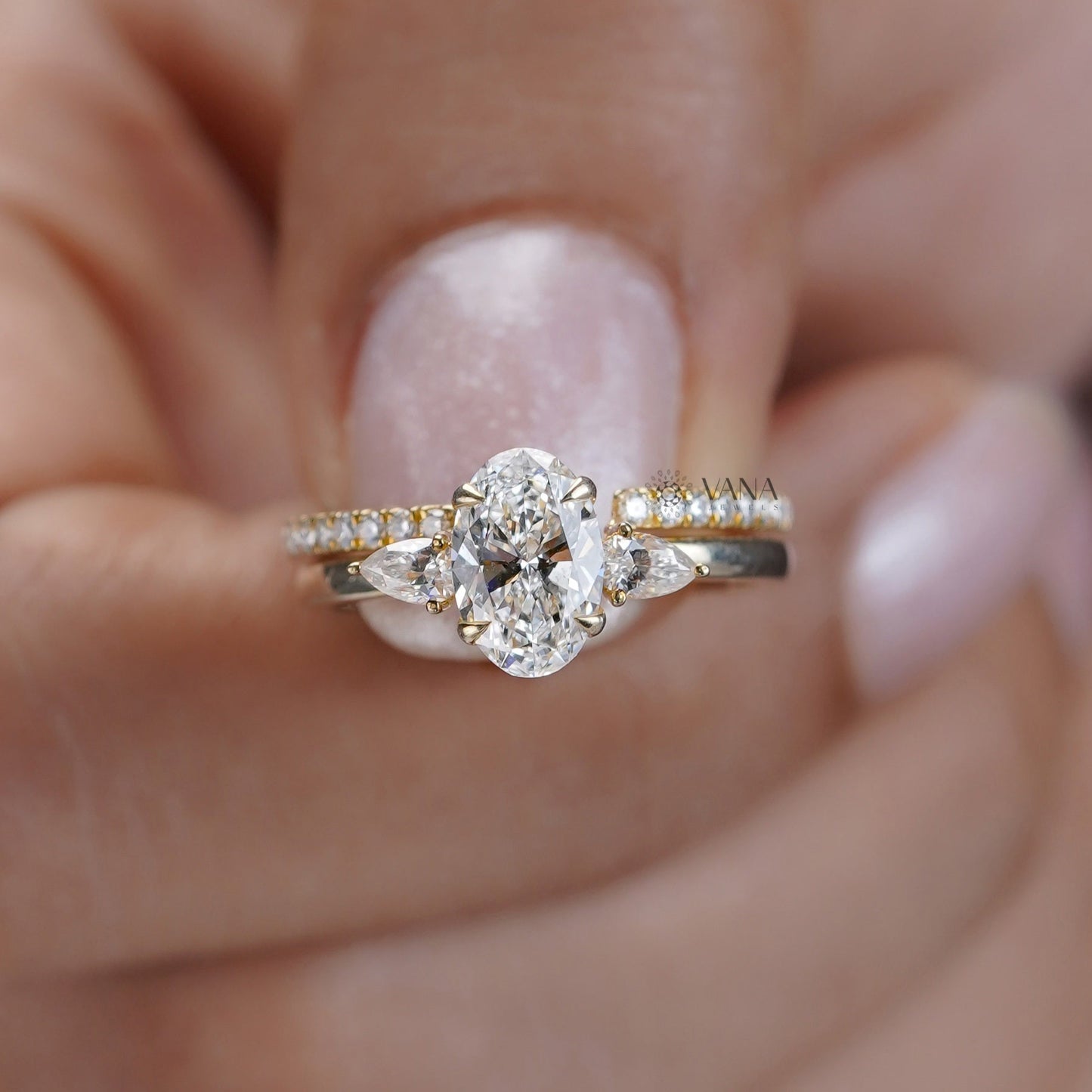 Gold moissanite ring set