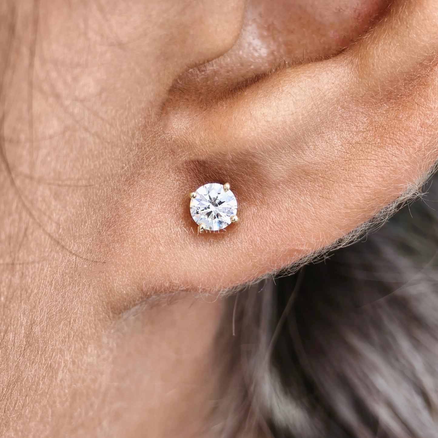 4.00 MM Round Moissanite Stud Earrings Gift for Wife, Mother, Daughter