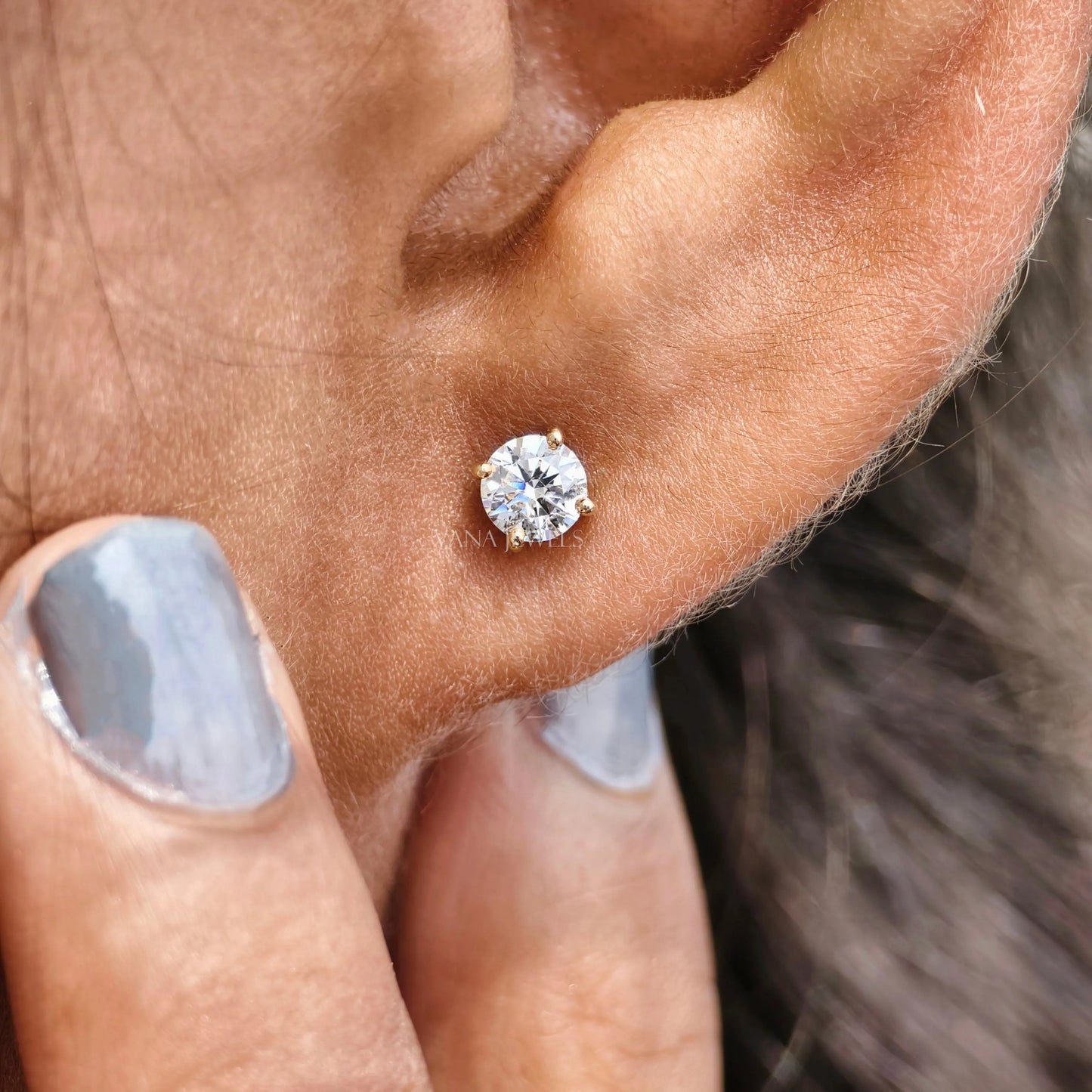 4.00 MM Round Moissanite Stud Earrings Gift for Wife, Mother, Daughter