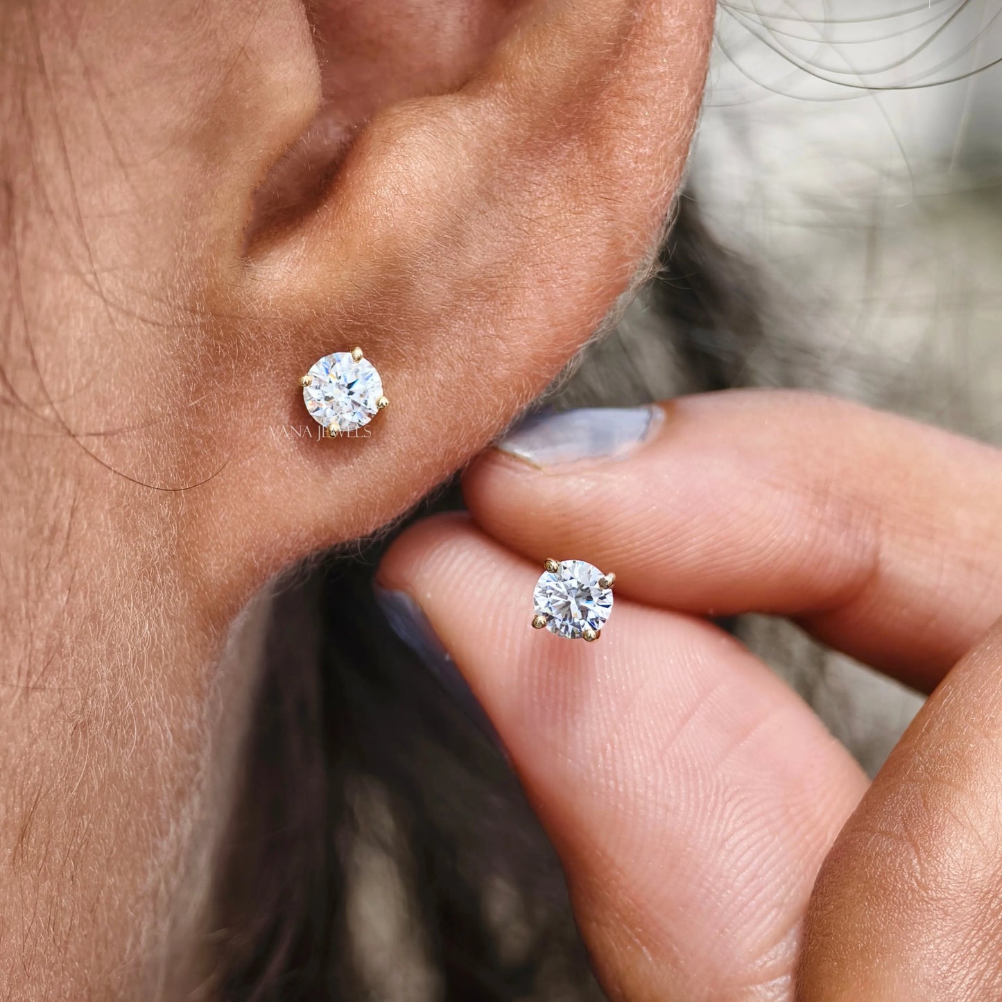 4.00 MM Round Moissanite Stud Earrings Gift for Wife, Mother, Daughter