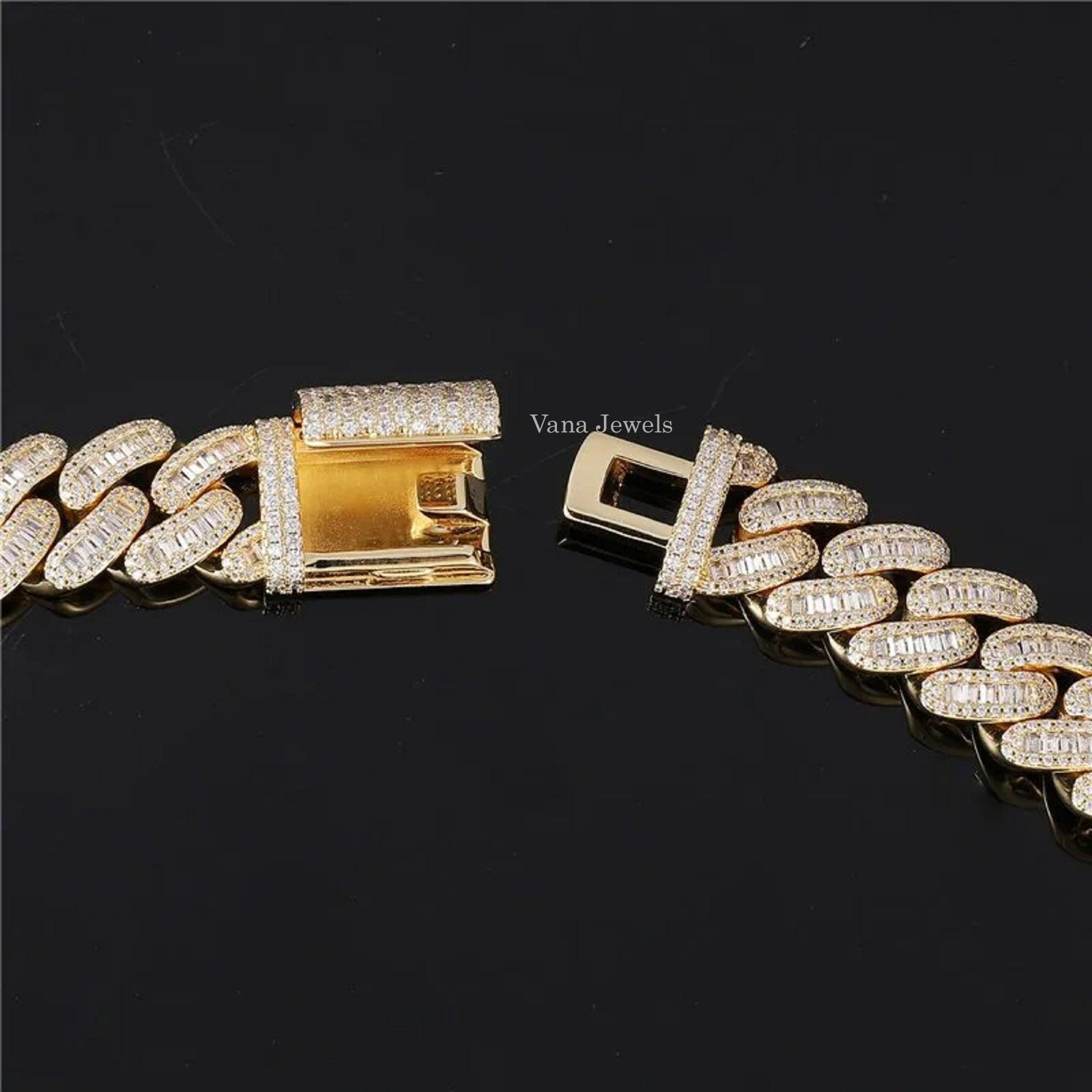 17MM Customized Cuban Bracelet Hip Hop VVS Moissanite Cuban Link Bracelet For Rappers - Vana Jewels