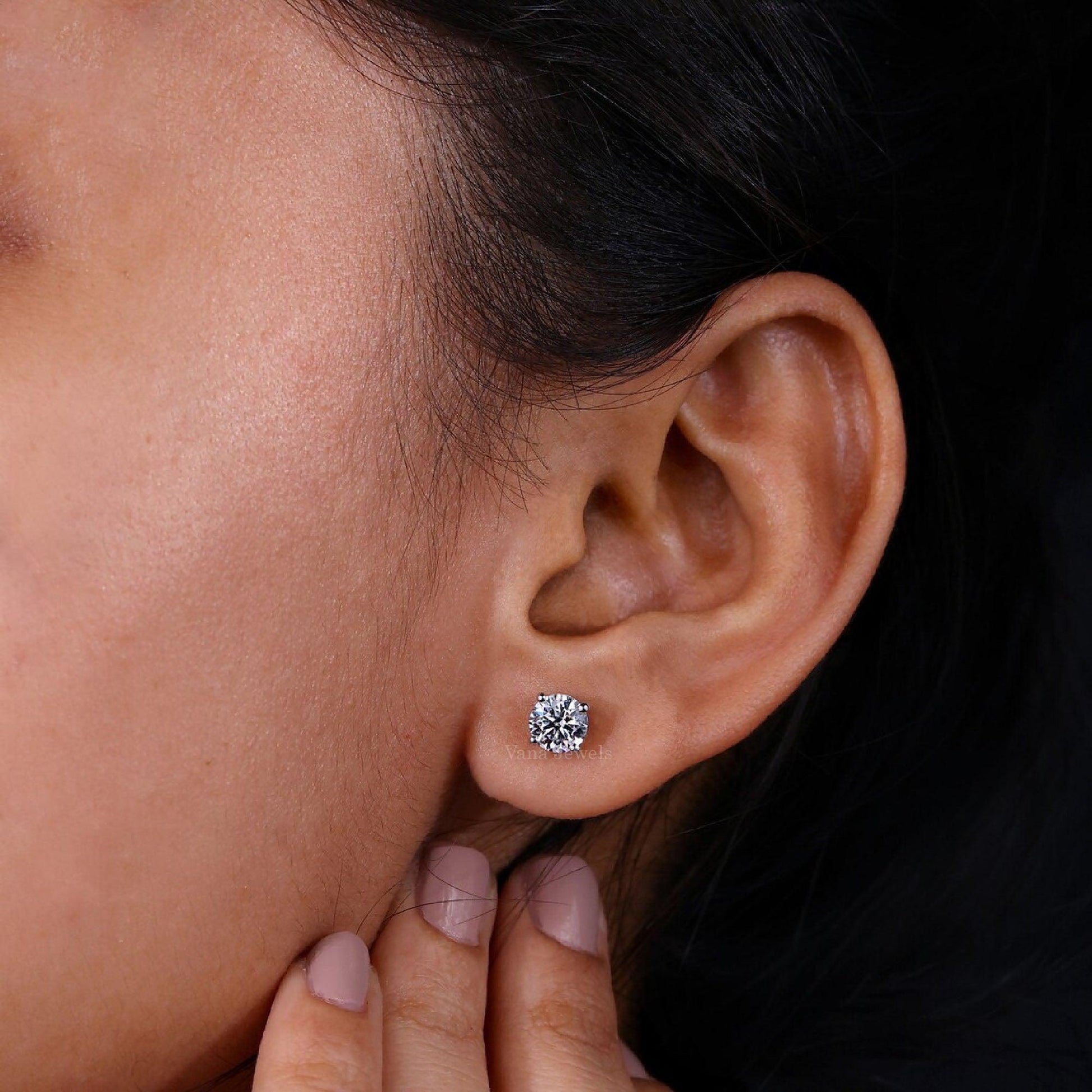 Round Brilliant Lab Grown Diamond Stud Earrings - Vana Jewels