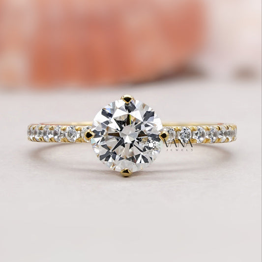 round cut lab grown diamond engagement ring
