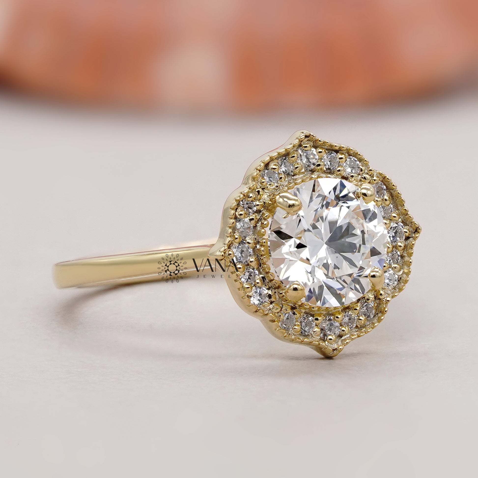 Round Cut Halo Engagement Ring
