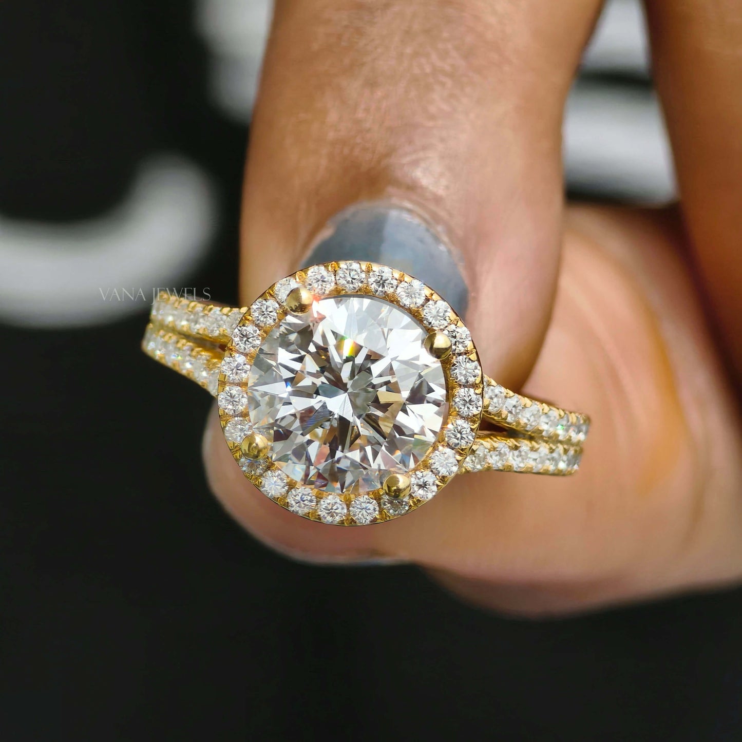 Round Cut Lab Grown Diamond Halo Engagement Ring - Split Shank Style