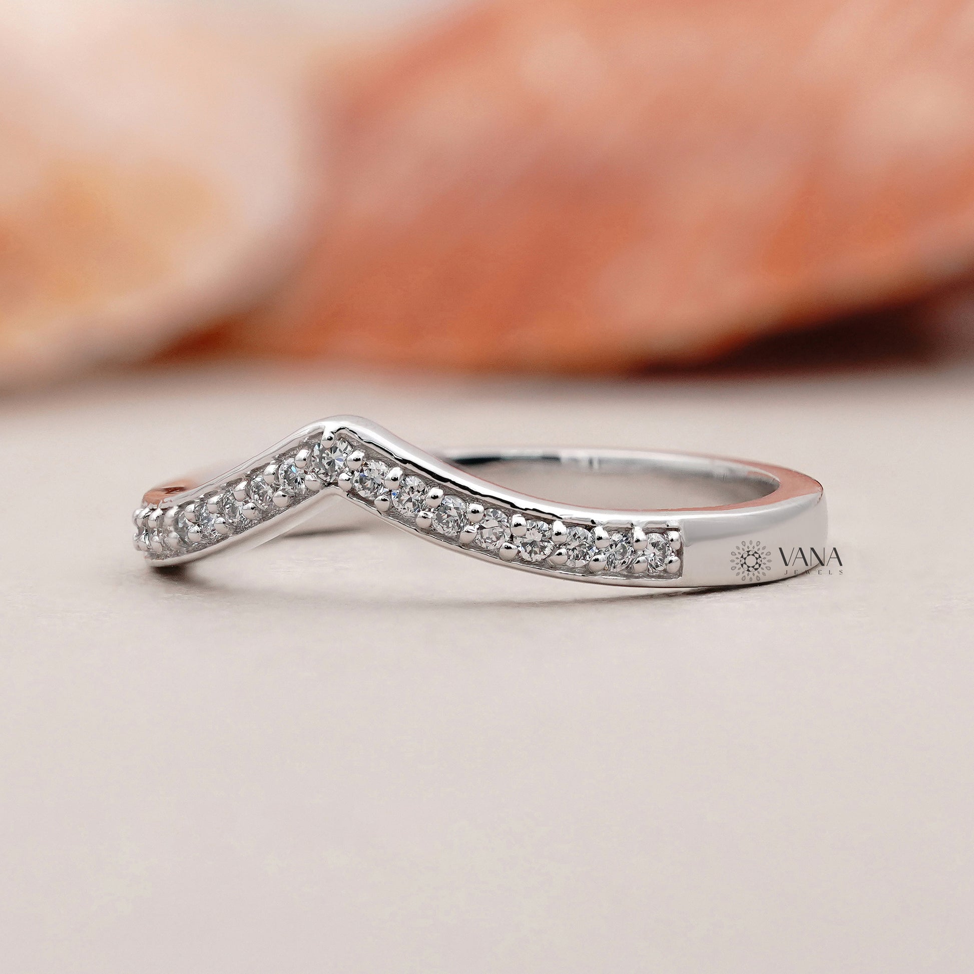 Lab grown diamond chevron stackable band