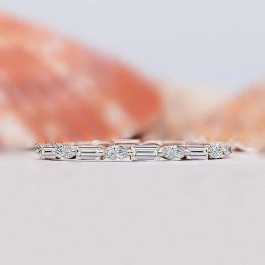 Lab grown diamond baguette band