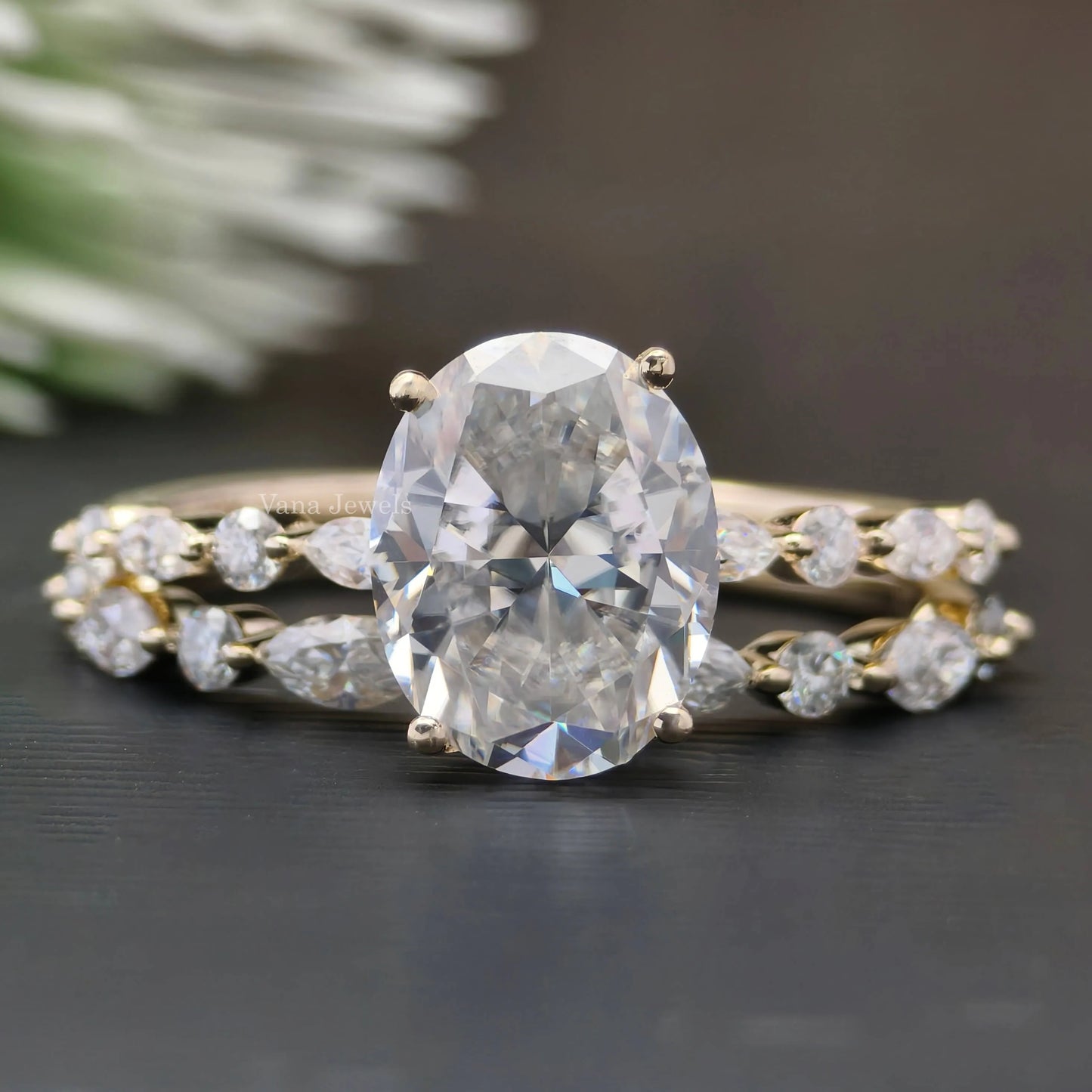 Amazing 3.5 TCW Oval Cut Moissanite Bridal Ring Set