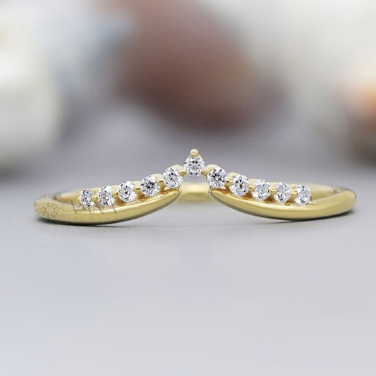 Round cut moissanite wedding band