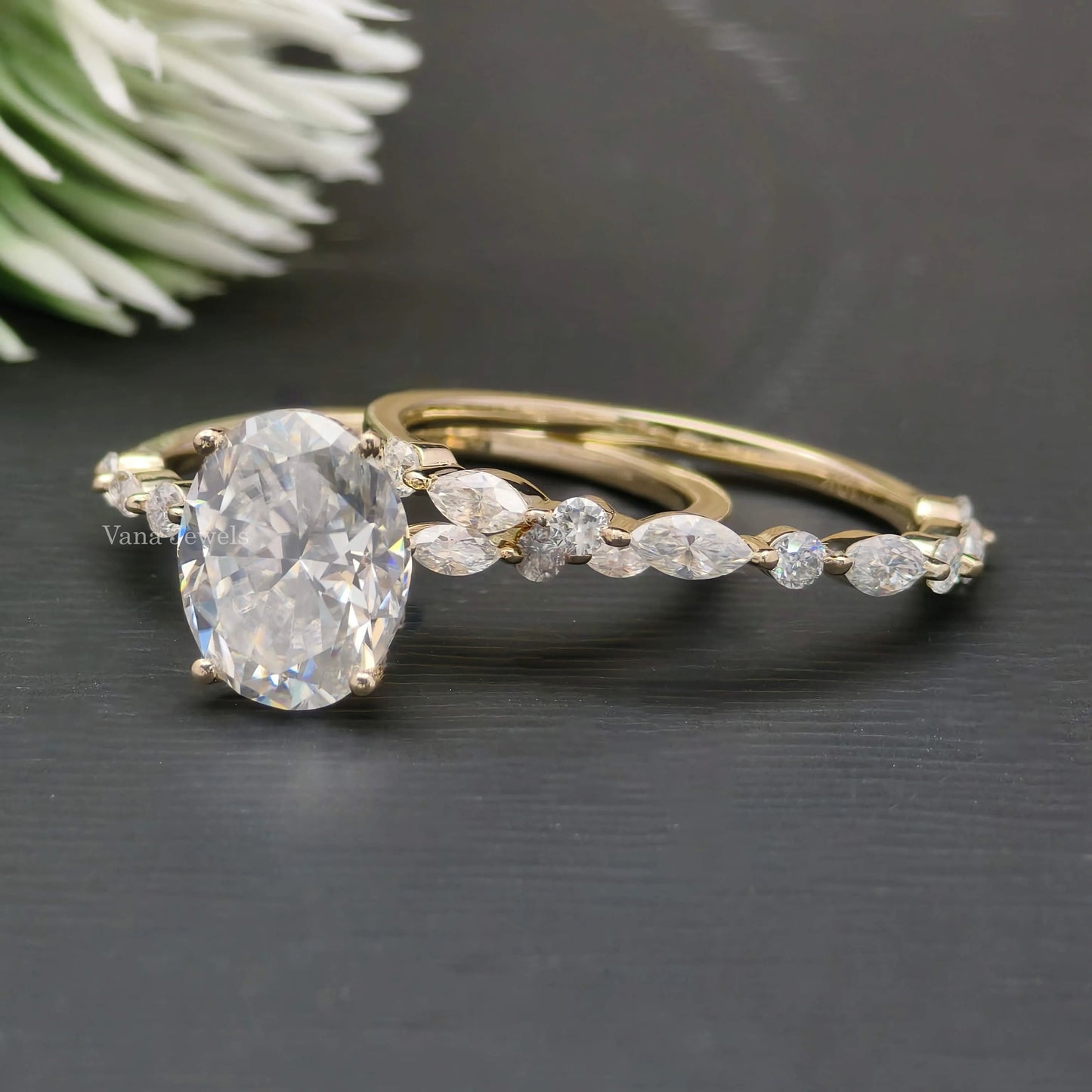 Amazing 3.5 TCW Oval Cut Moissanite Bridal Ring Set