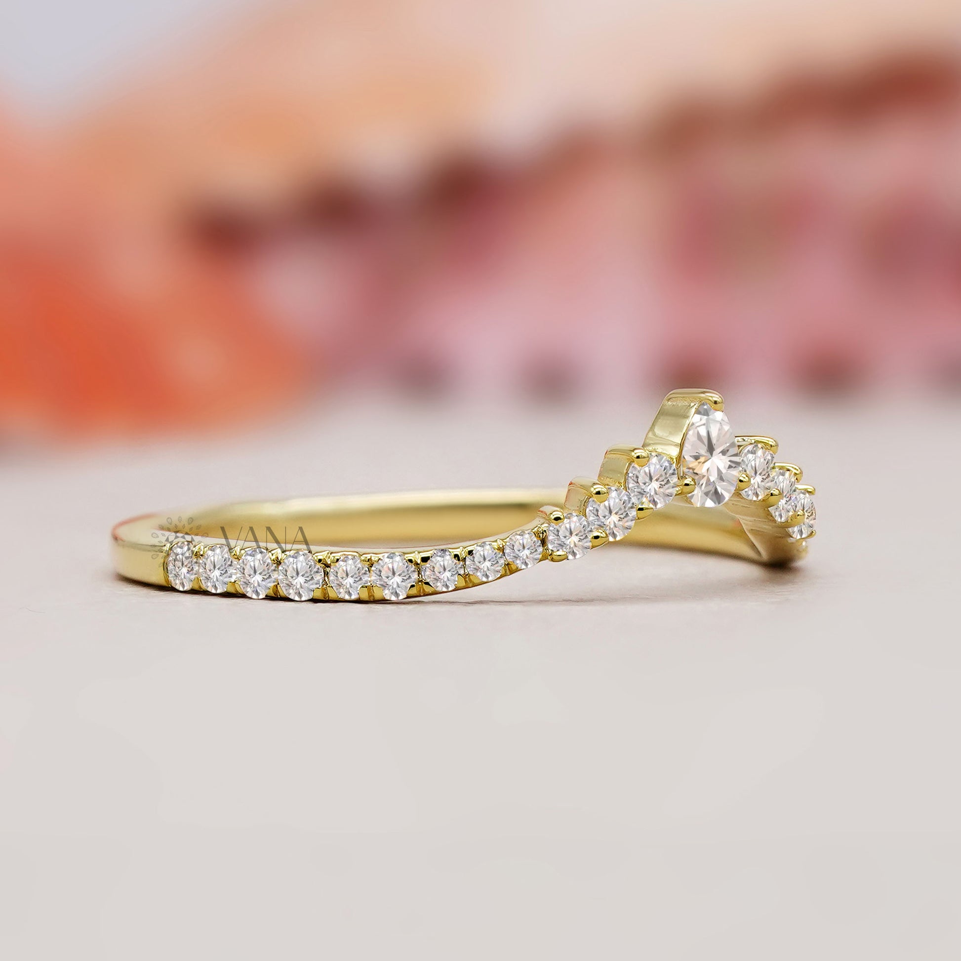 curved diamond wedding band
