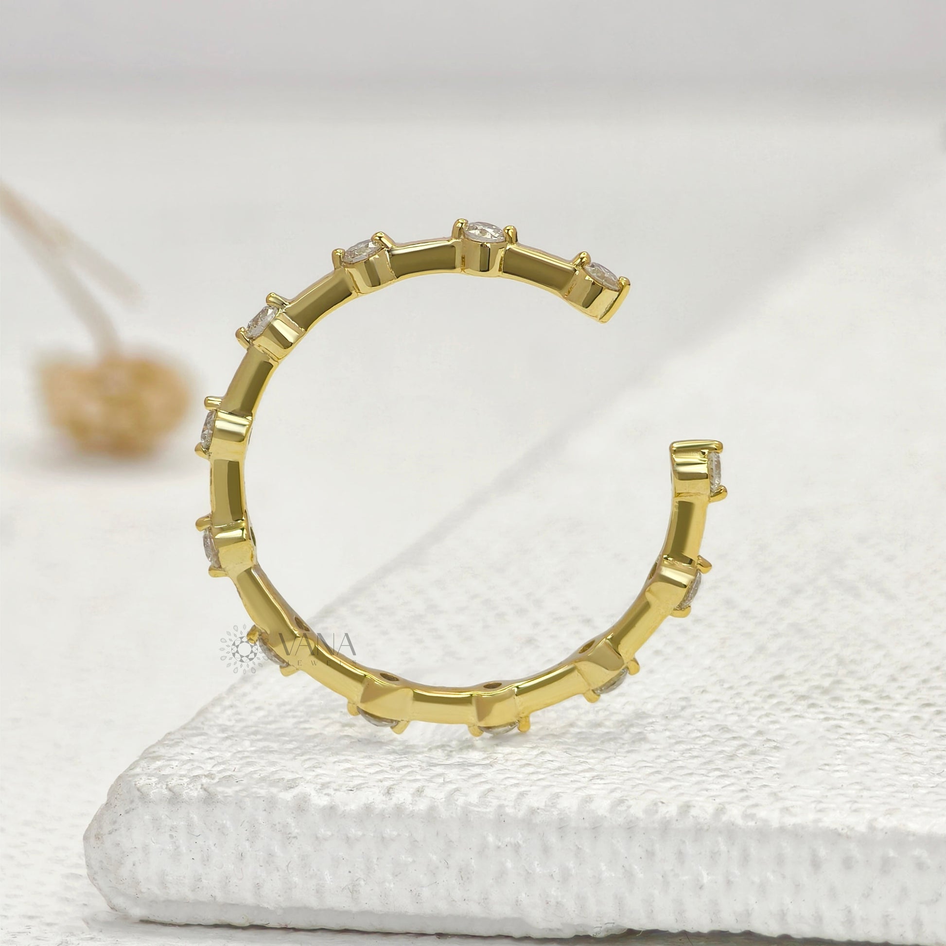 Open full eternity band

