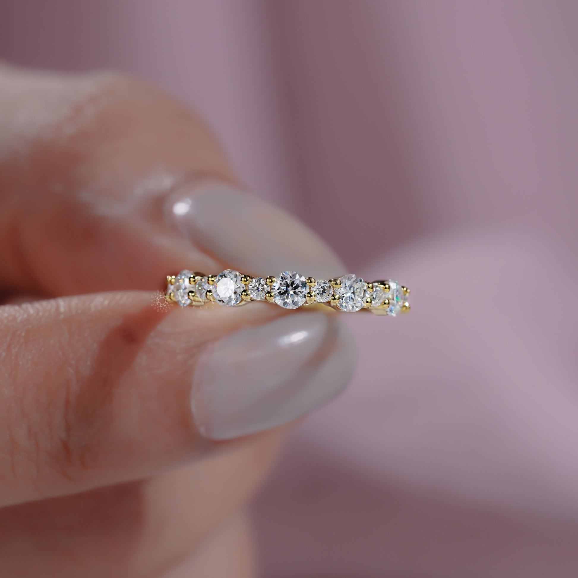 lab grown diamond wedding band
