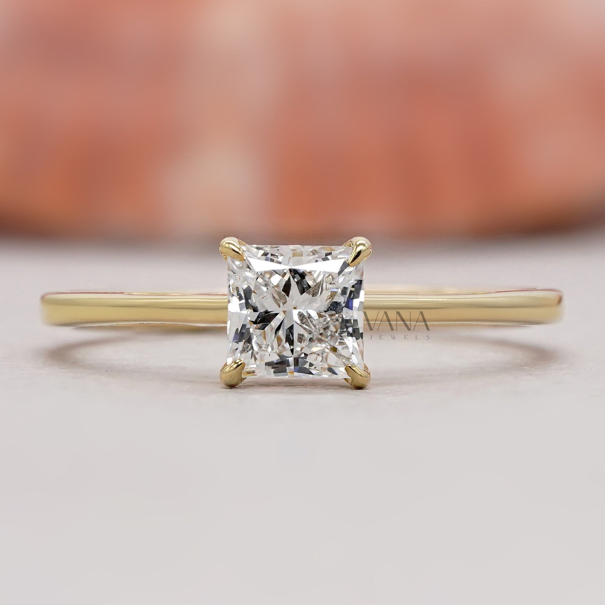 princess diamond engagement ring
