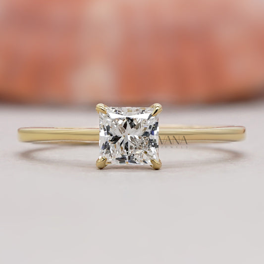princess diamond engagement ring
