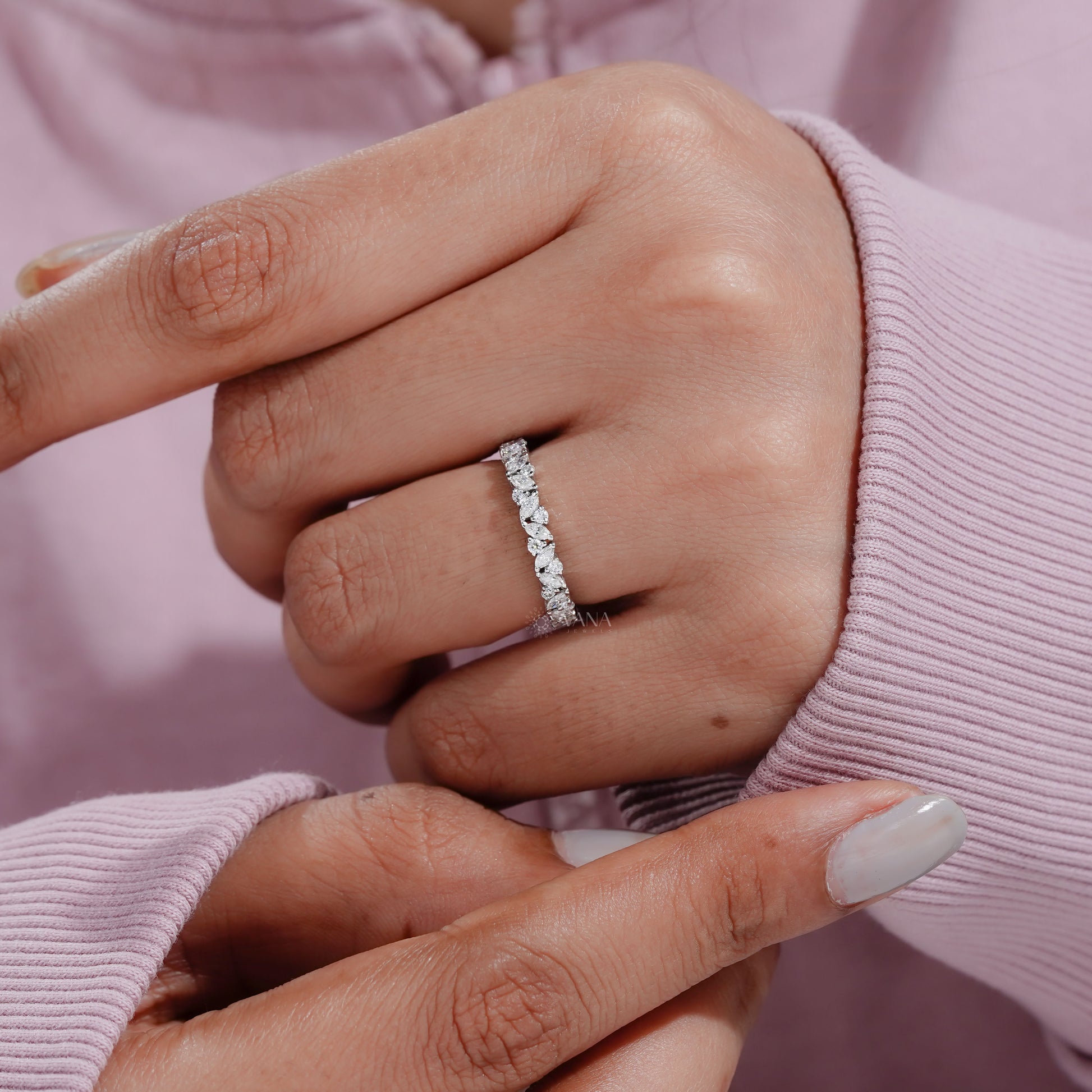 lab grown diamond wedding band
