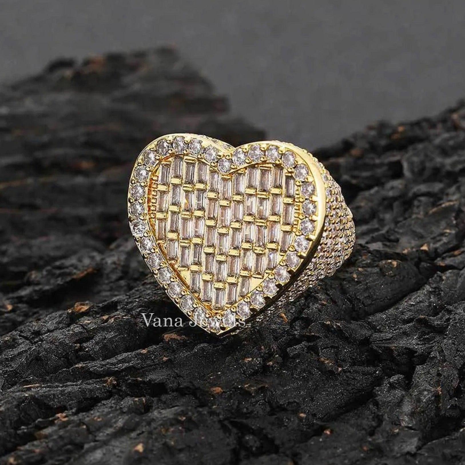 VVS Moissanite Baguette Heart Signet Ring - Vana Jewels