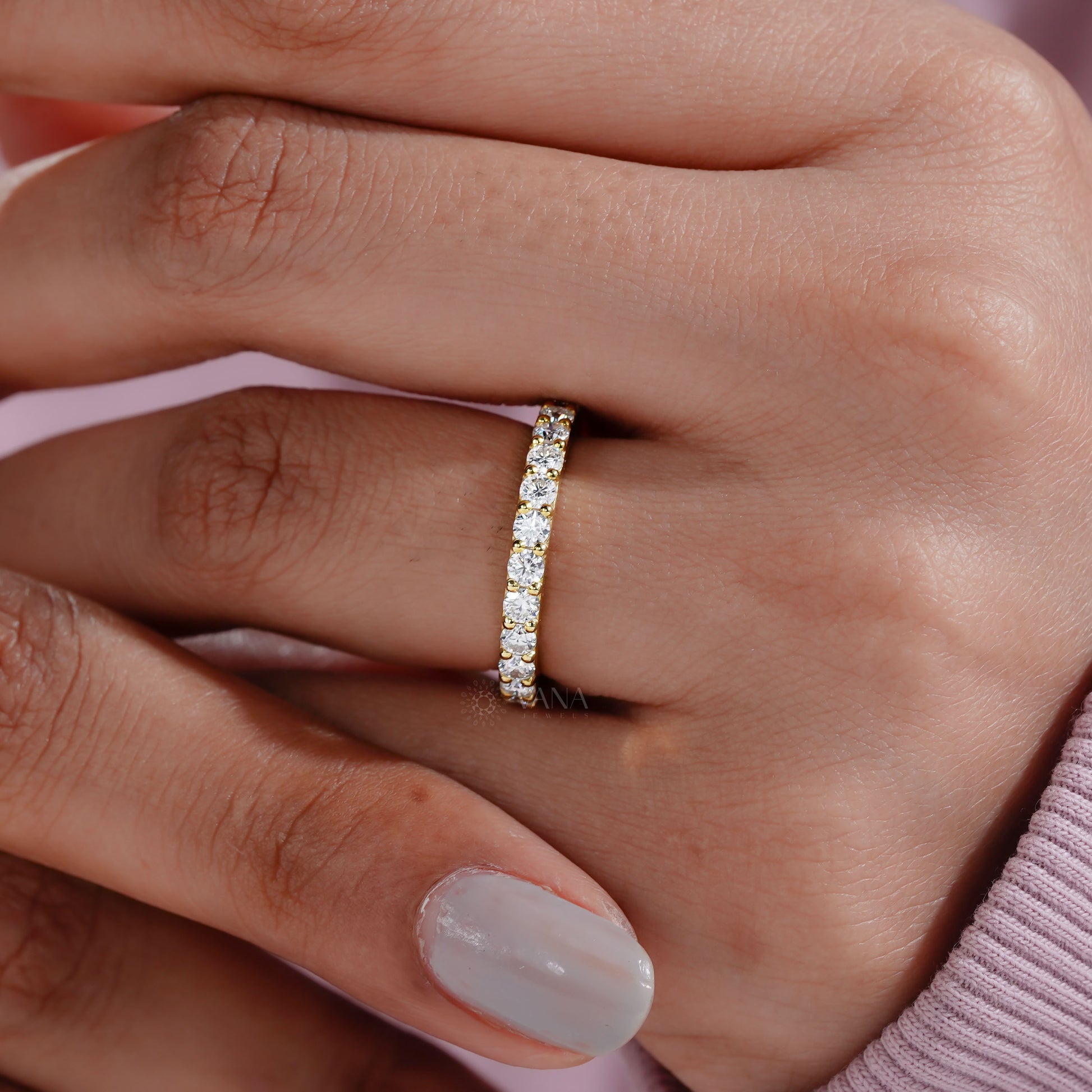 Lab grown diamond anniversary band


