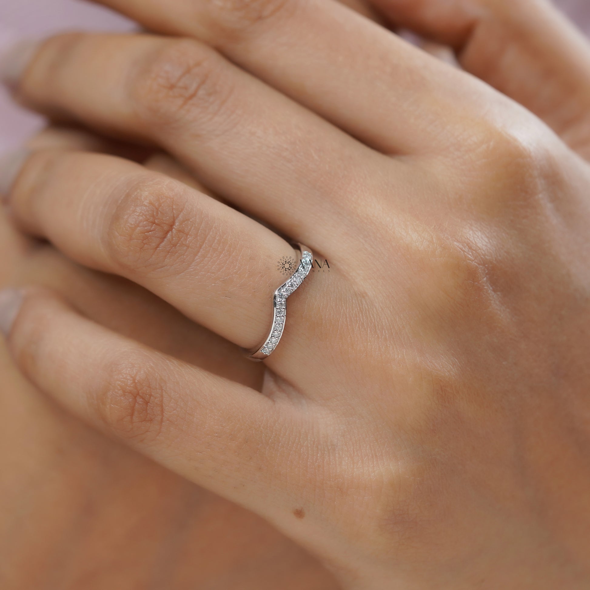 18K white gold V-shaped curved wedding band with round lab grown diamonds