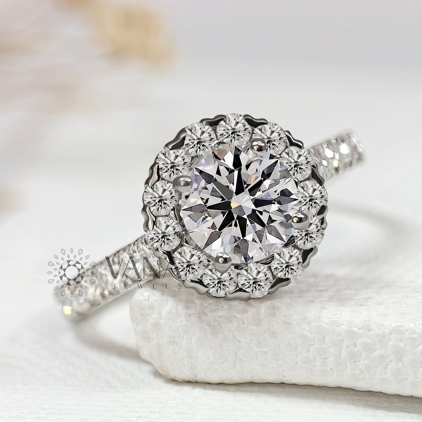 Round Cut Lab-Grown Diamond Halo Engagement Ring with Pave Setting