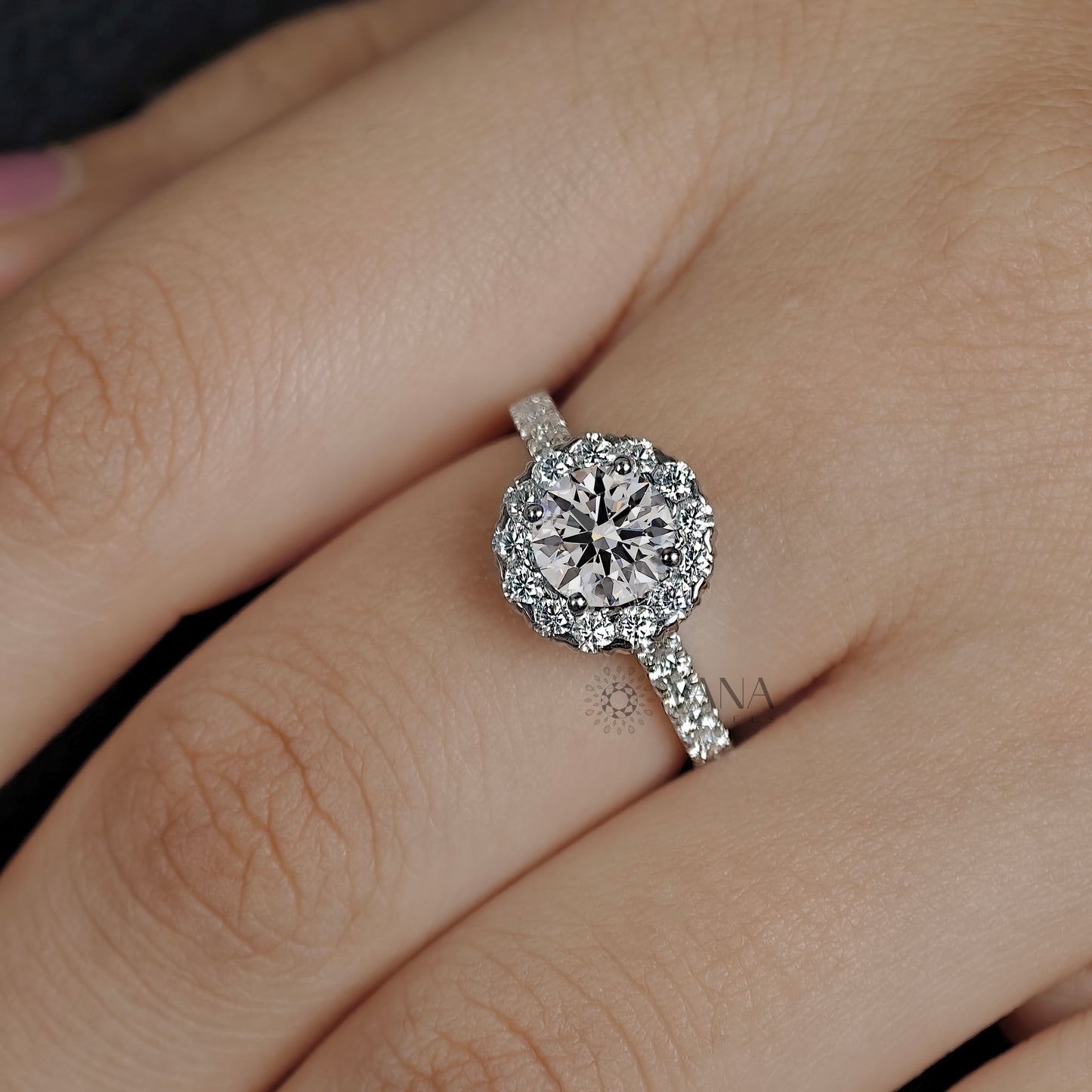 Round Cut Lab-Grown Diamond Halo Engagement Ring with Pave Setting