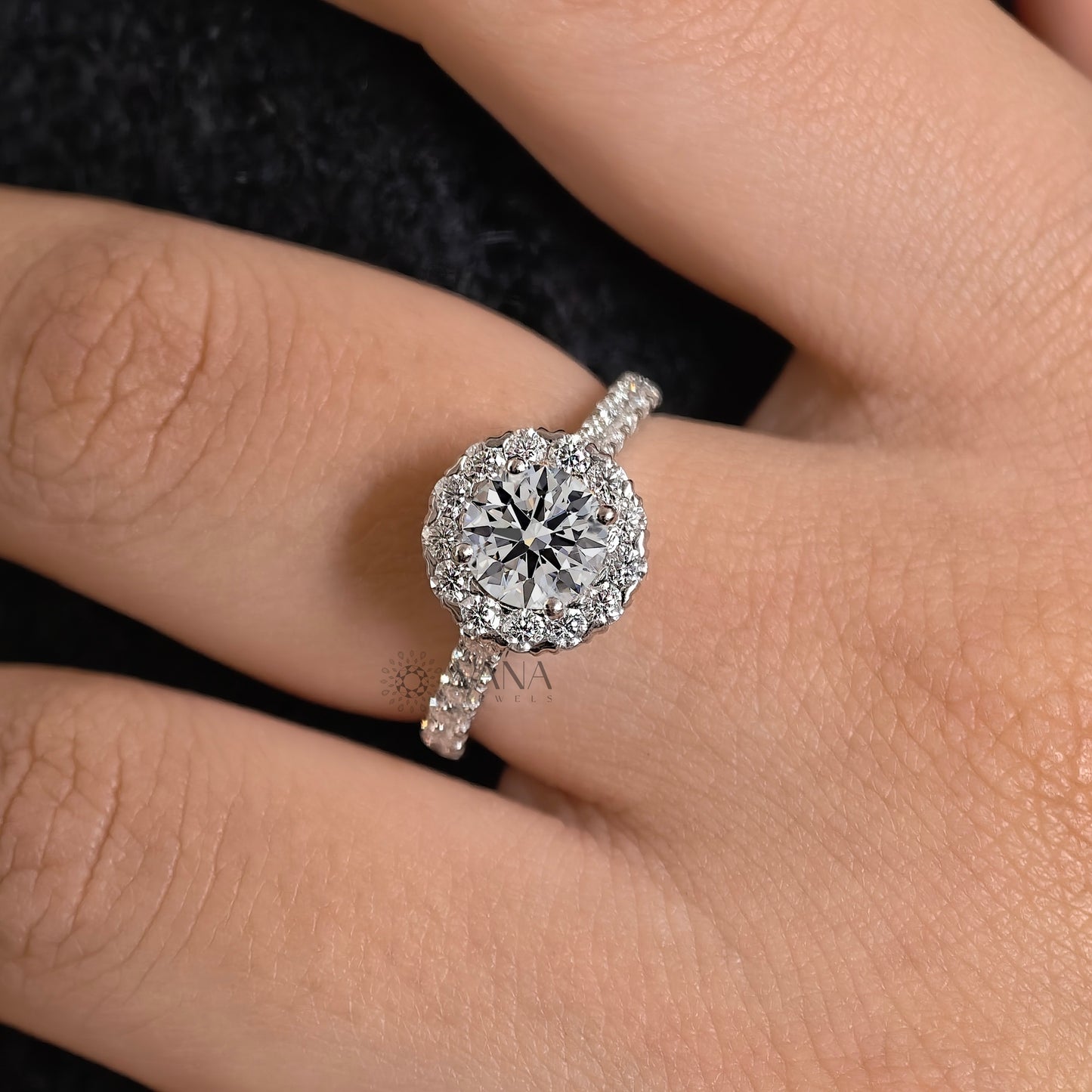 Round Cut Lab-Grown Diamond Halo Engagement Ring with Pave Setting