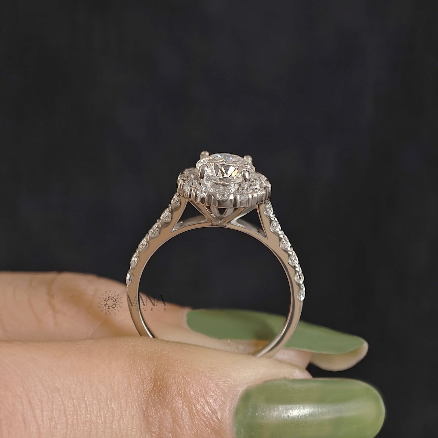 Round Cut Lab-Grown Diamond Halo Engagement Ring with Pave Setting