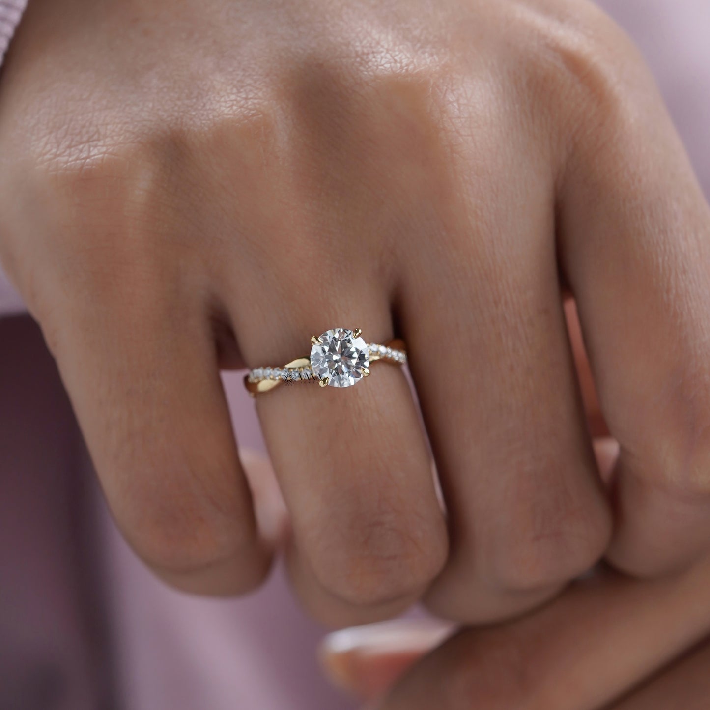 Classic round lab grown diamond ring
