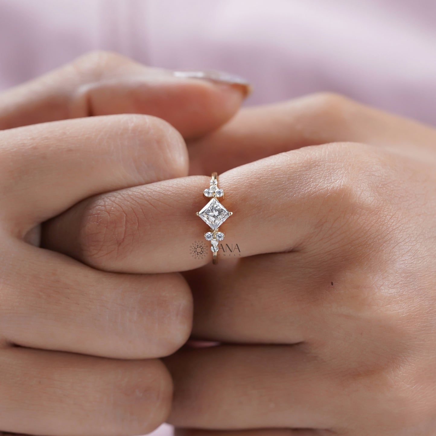 princess cut lab grown diamond engagement ring
