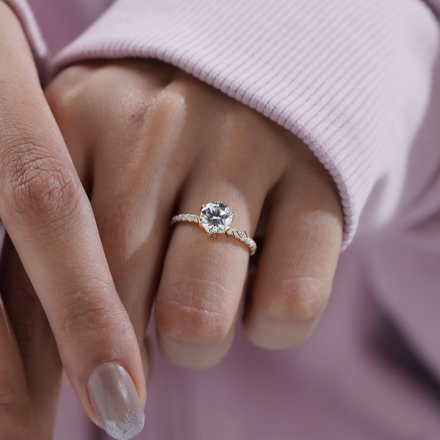 Round Lab Diamond Ring in Yellow Gold
